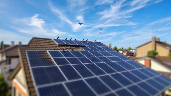 Économiser plus en investissant dans des panneaux solaires
